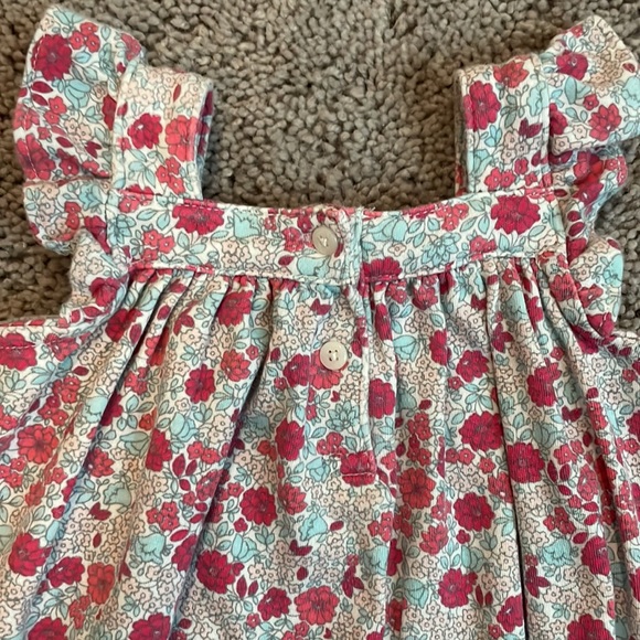 5/$25 | Baby Gap | Floral Romper - Picture 4 of 5